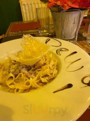 Dewi's Secret Garden Restaurant