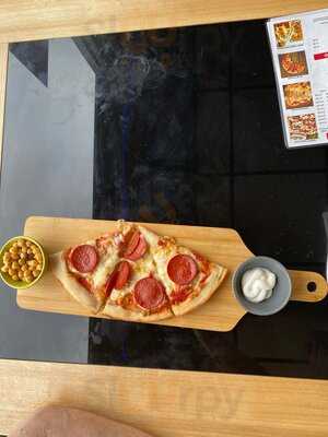 Nefertiti Restaurant & Cafe