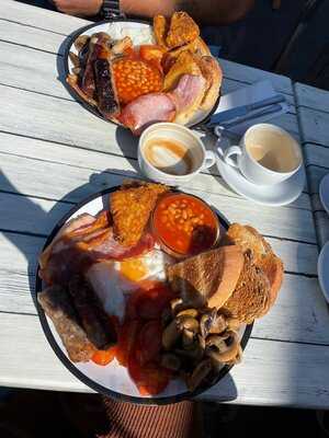 Aroma Cafe & Kitchen