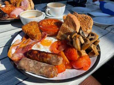 Aroma Cafe & Kitchen