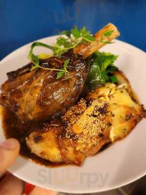 Aroma Cafe & Kitchen