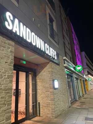 Sandown Cliffs Cookhouse & Pub