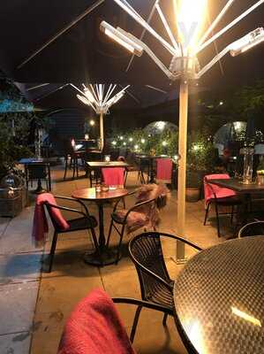 Churchill Hotel Beer Garden