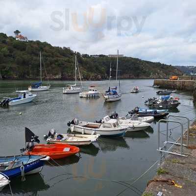 Cafe On The Quay