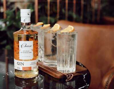 The Courtyard Chase Lounge