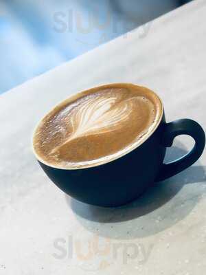 Raffina Coffee & Deli