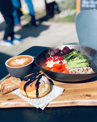 Raffina Coffee & Deli