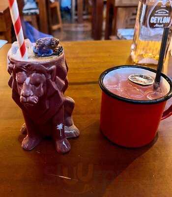 The Coconut Tree Bath