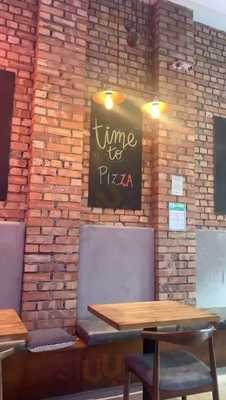 Divina Cuisine & Pizzeria