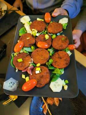 Smoke And Mirrors Restaurant And Bar