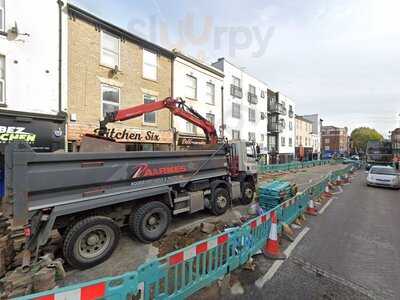 De Honourables Afro Caribbean Restaurant