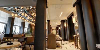 Mirror Room - Rosewood London