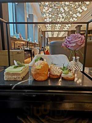 Mirror Room - Rosewood London