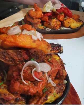 Edmund And Tenzing Bar And Grill