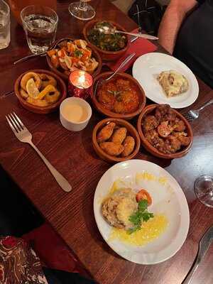 Que Pasa Tapas Bar & Mediterranean Restaurant