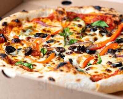 Mozzarella Fellas Pizza