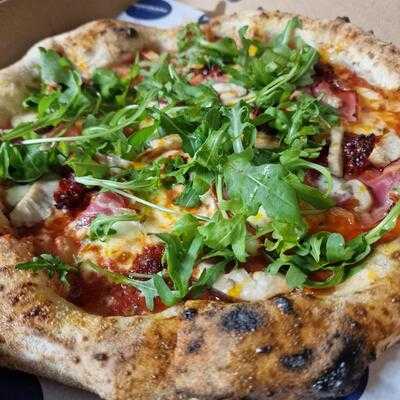 Mozzarella Fellas Pizza