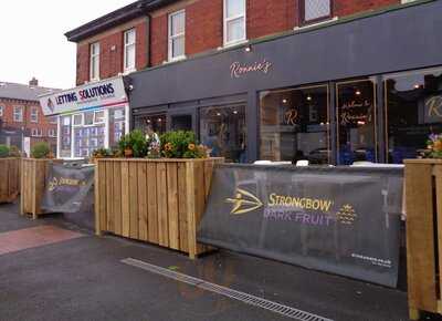 Ronnie's Bar & Eatery