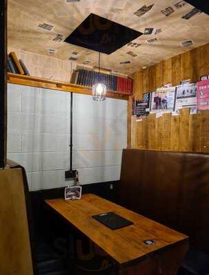 Black Cat - Bar & Bottle Shop