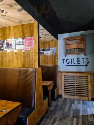 Black Cat - Bar & Bottle Shop