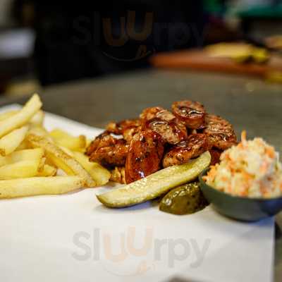 Que & Brew Smokehouse