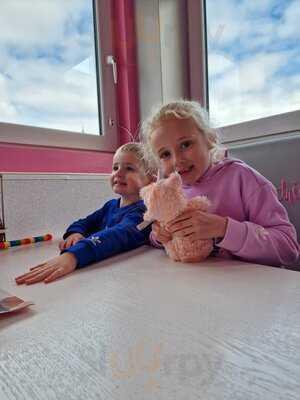 Frenchie's Diner & Dessert Bar