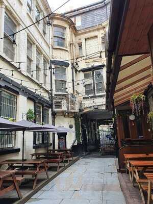 The Crocodile Public House