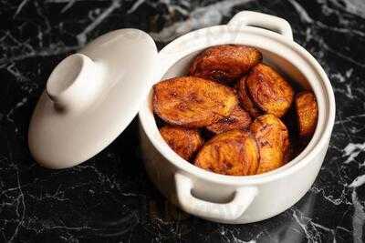 Plus 233 Afro-fusion Bar & Grill