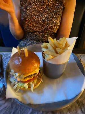 Coqbull Spitalfields