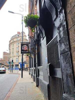 Moot Hall Arms Public House