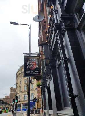 Moot Hall Arms Public House