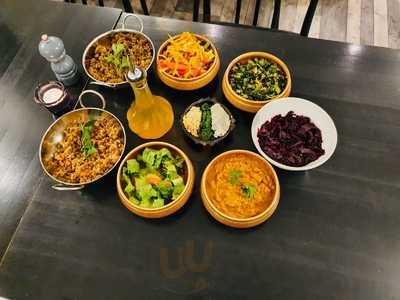 Somomo Eritrean & Ethiopian Wine Bar & Restaurant