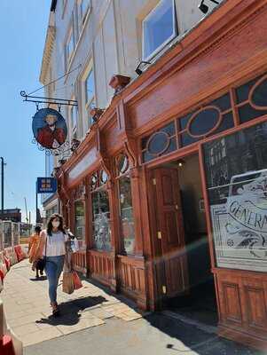 The General Elliot Pub