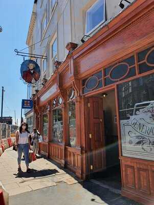 The General Elliot Pub