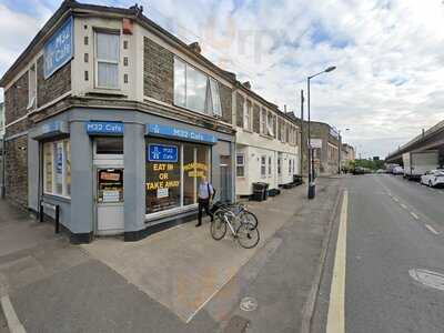 M32 Cafe