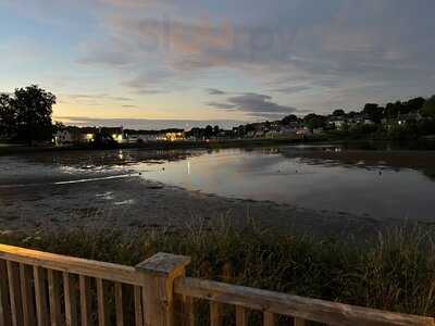 The Lakeside Park Hotel Bar And Brasserie