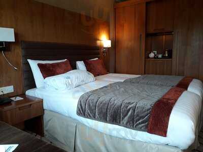 The Lakeside Park Hotel Bar And Brasserie