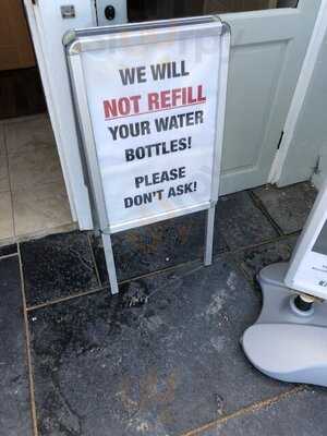 Gull Rocks Bar And Coffee House