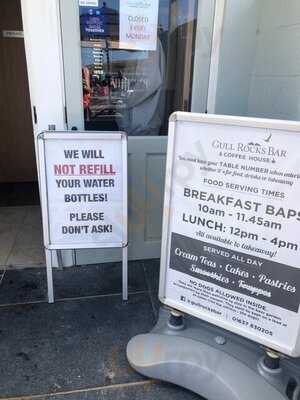 Gull Rocks Bar And Coffee House
