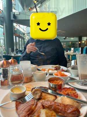 Browns Bar And Grill Liverpool One