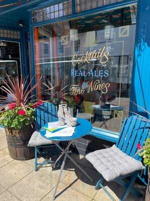 Jj;s Restaurant & Jonnys Tap Room