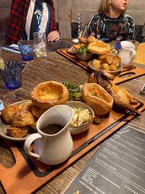 Jj;s Restaurant & Jonnys Tap Room