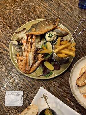 Jj;s Restaurant & Jonnys Tap Room