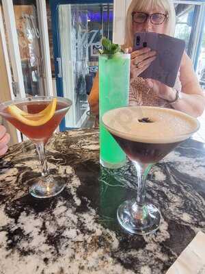 Jj;s Restaurant & Jonnys Tap Room