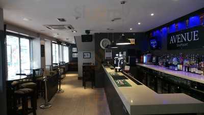 The Avenue Bar