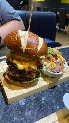 Cravings Bistro Sutton