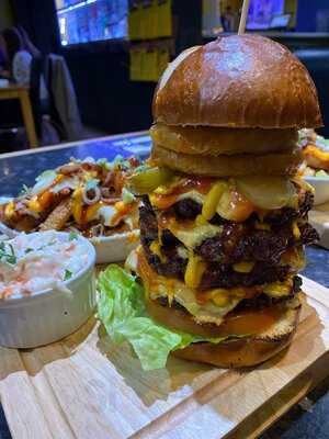 Cravings Bistro Sutton