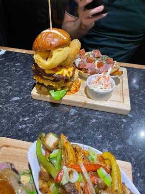 Cravings Bistro Sutton