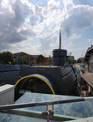 Pausha Wine & Cocktail Bar