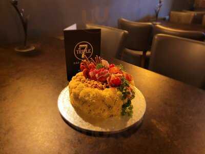 Triple 7 Bar And Kitchen